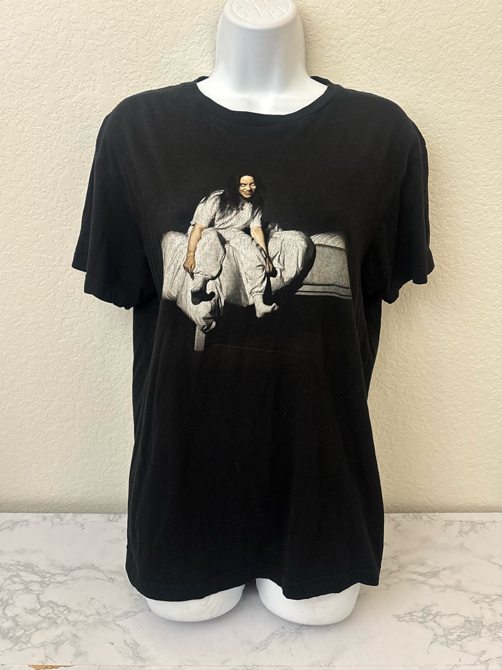 Billie Eilish Official T Shirt Black Size M Pullover Short Sleeve Pullover